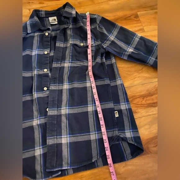 The North Face Men’s Navy Plaid Flannel Button Down Shirt - Picture 9 of 9